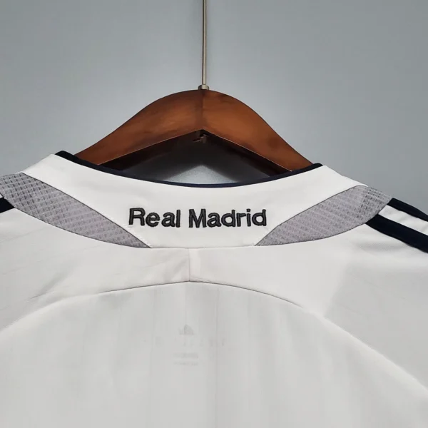 2006/07 Real Madrid Retro Jersey Home