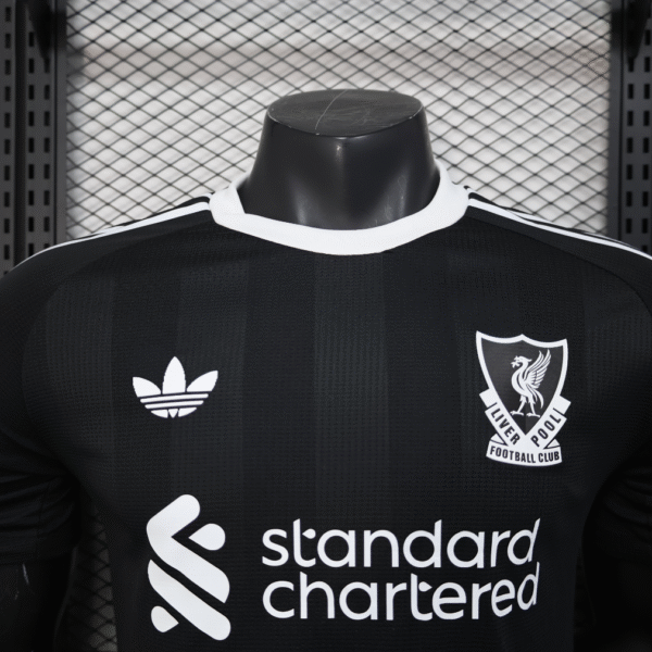 Liverpool Black Goalkeeper Football Shirt 2025-26 Player Edition